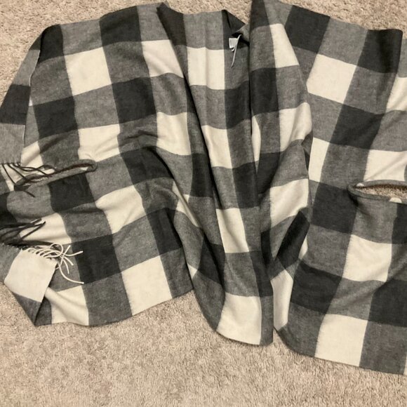 J.Crew plaid cape scarf. Color: Black, Grey, White. 80"H x 27.5"W. Wool/acrylic - Picture 6 of 8